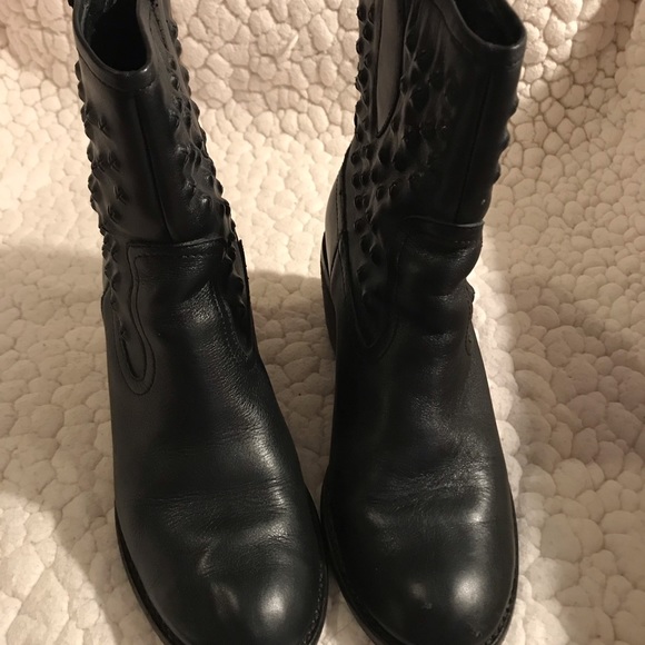 donald j pliner ankle boots